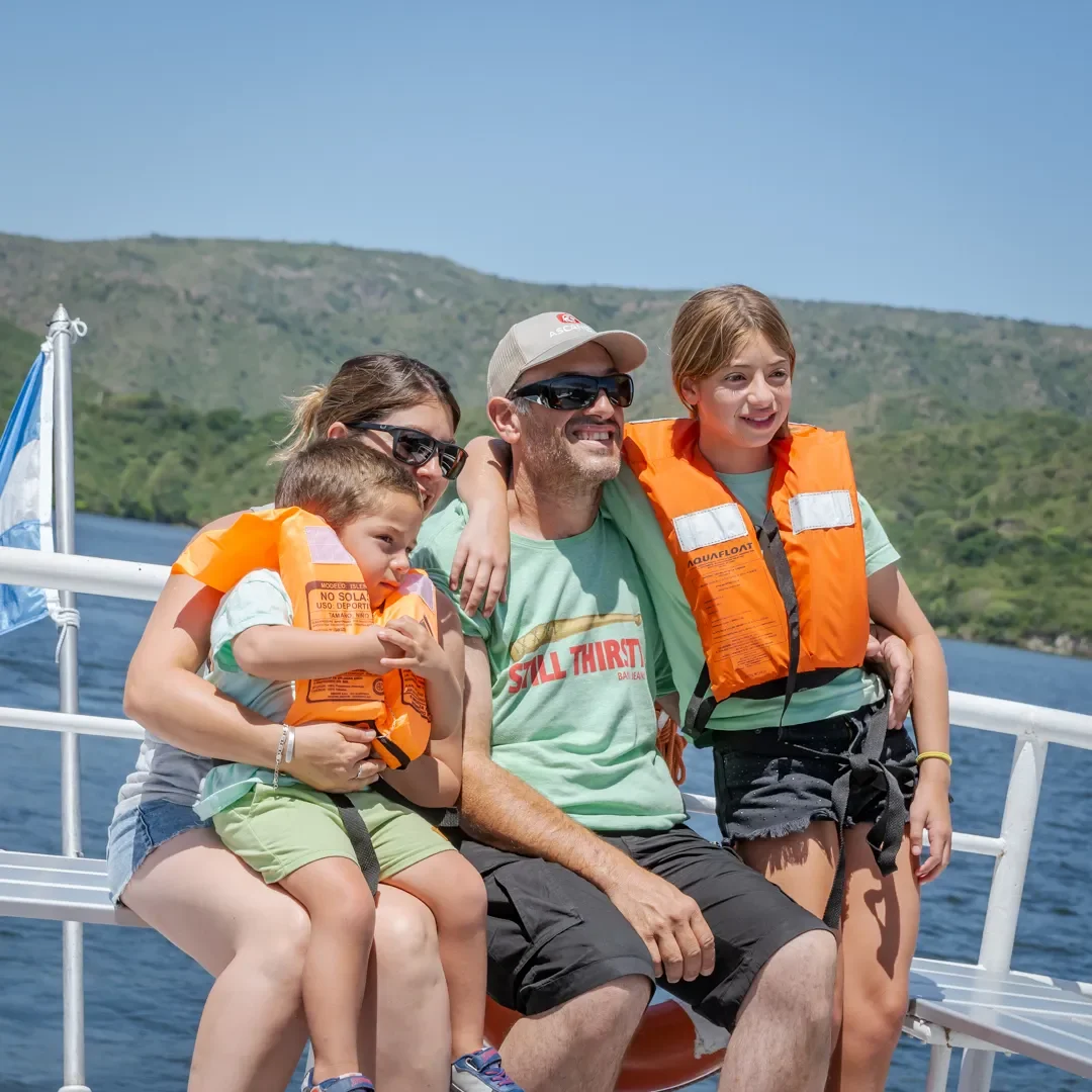 CATAMARAN DEL LAGO SAN ROQUE en Villa Carlos Paz